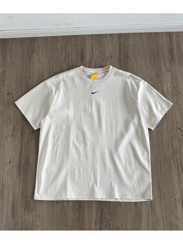 Remera Nike blanca con swoosh
