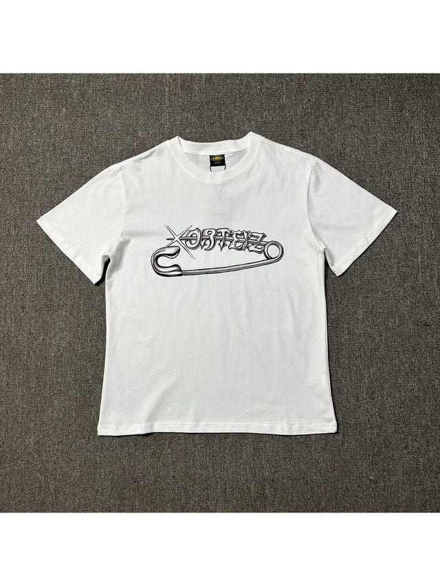 Remera blanca con logo gr�fico oscuro | Corteiz