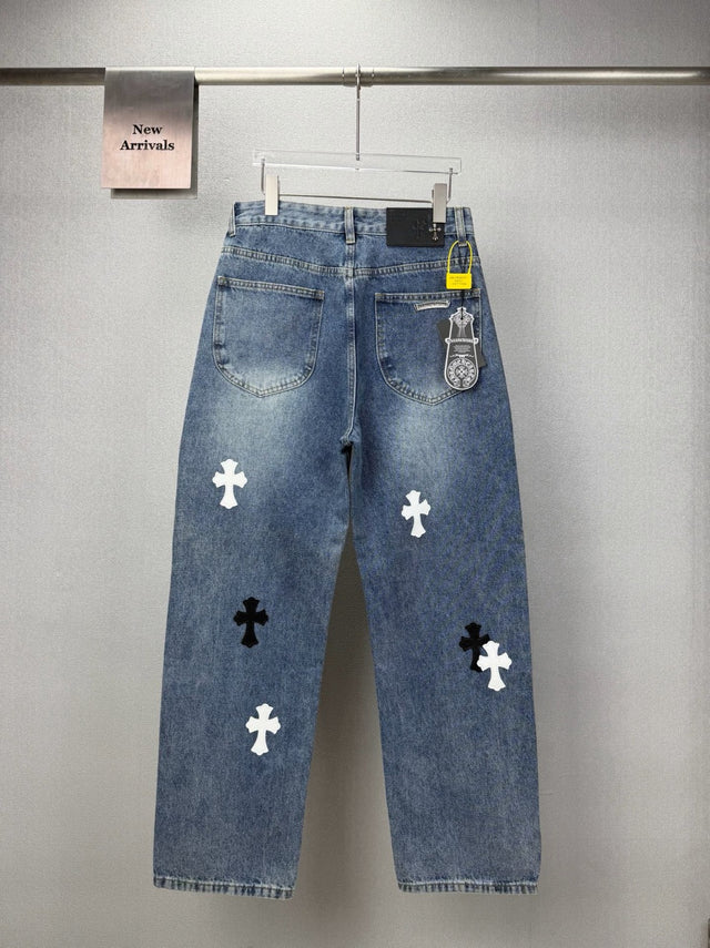 Jean azul con cruces blancas y negras — Chrome Hearts