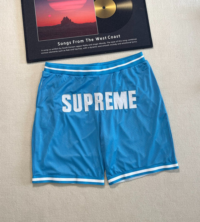 Short deportivo azul con logo blanco · Supreme — Supreme