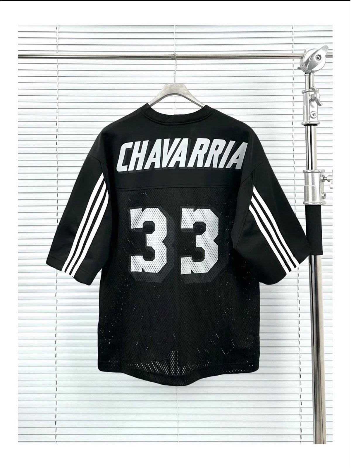 Remera deportiva Adidas negra Chayarria 33