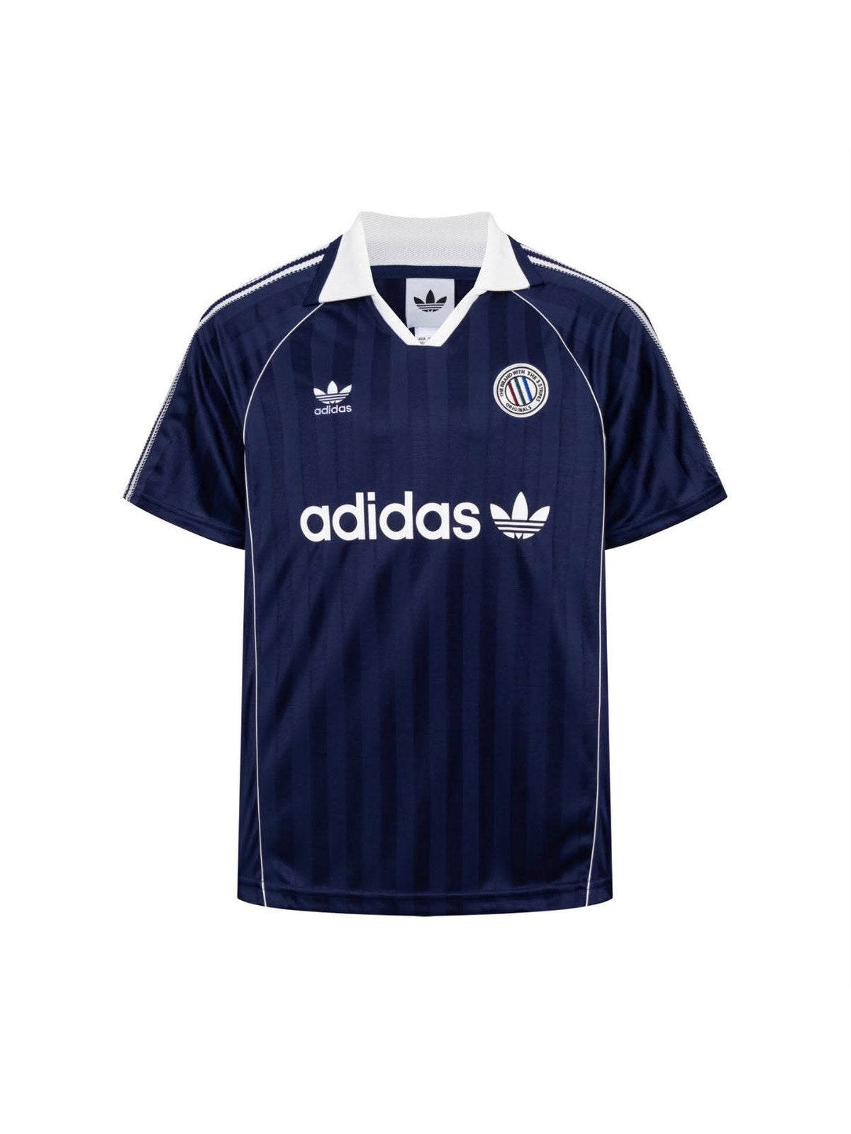 Remera deportiva Adidas azul marino