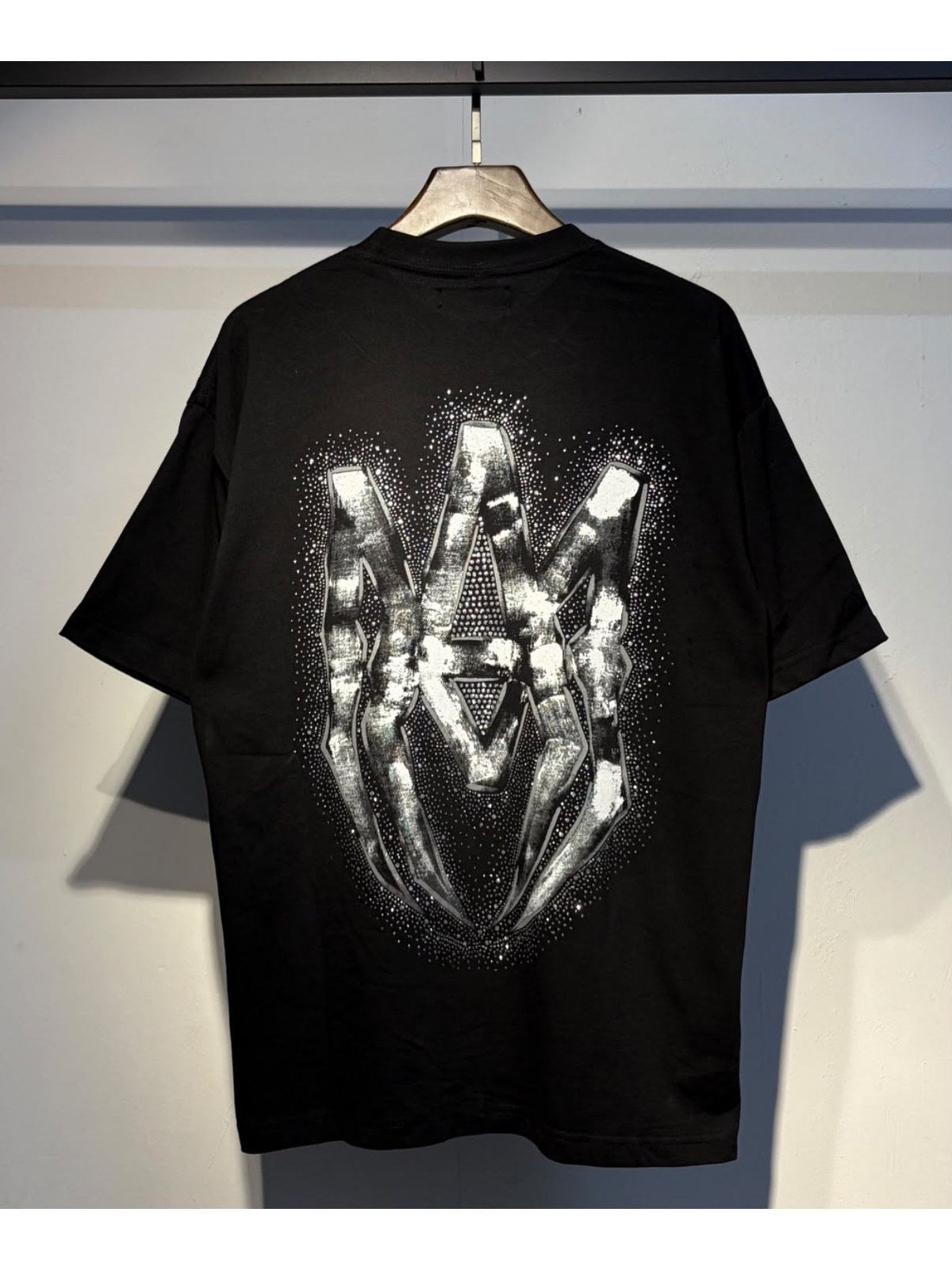 Remera Amiri negra con gr�fico brillante