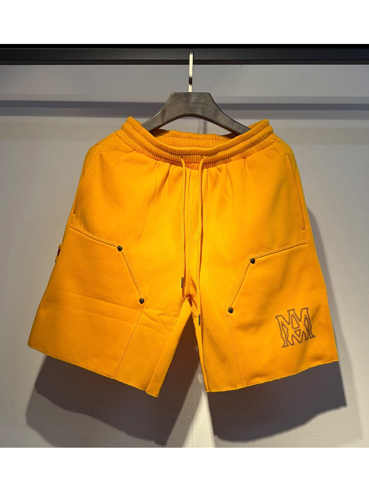 Short cargo Amiri amarillo