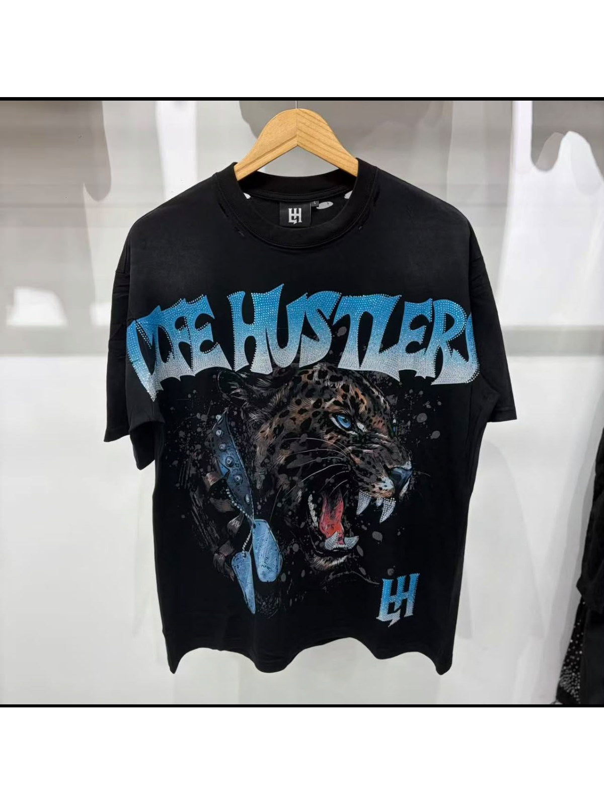 Remera Life Hustle pantera azul negra