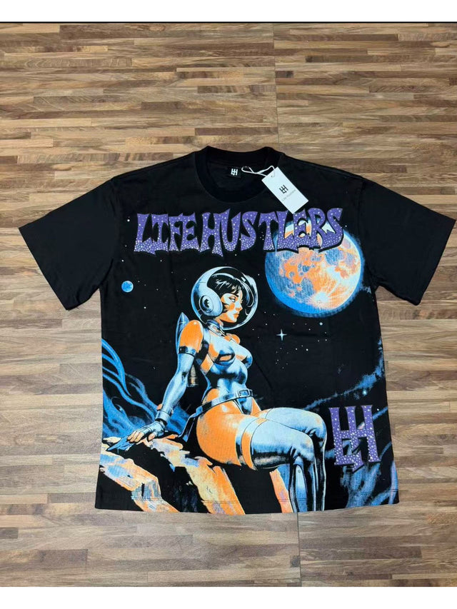 Remera Life Hustle astronauta negra