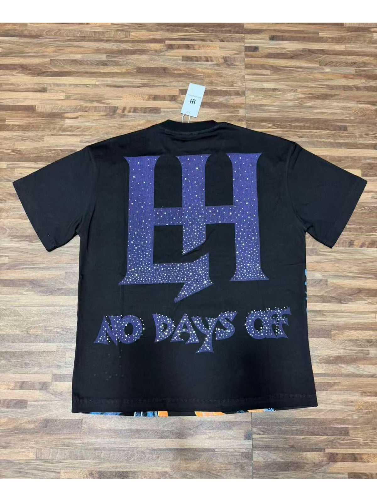 Remera Life Hustle astronauta negra