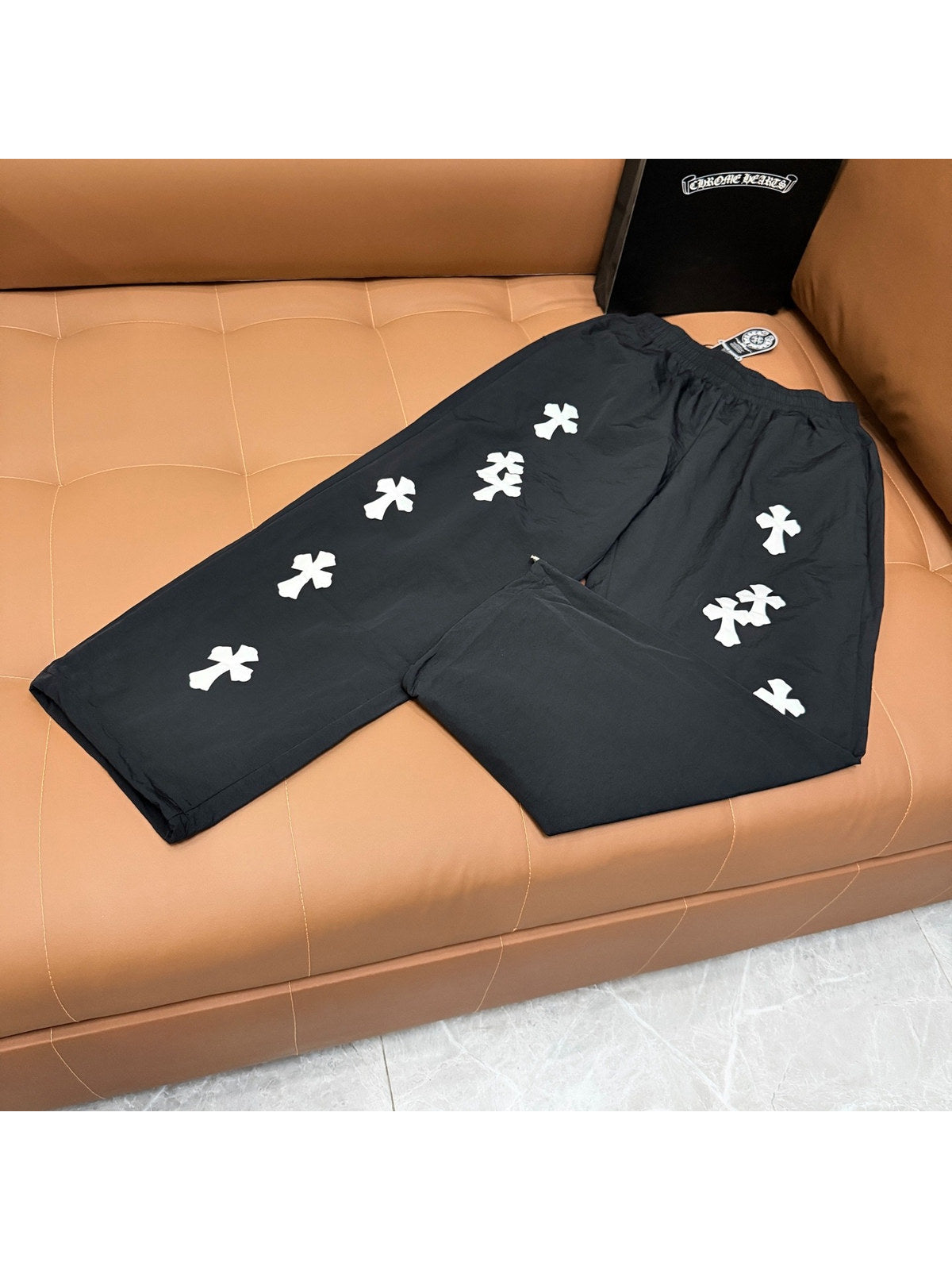 Pantal�n negro con cruces blancas | Chrome Hearts