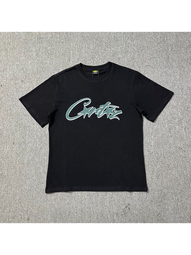 Remera negra con logo manuscrito claro | Corteiz