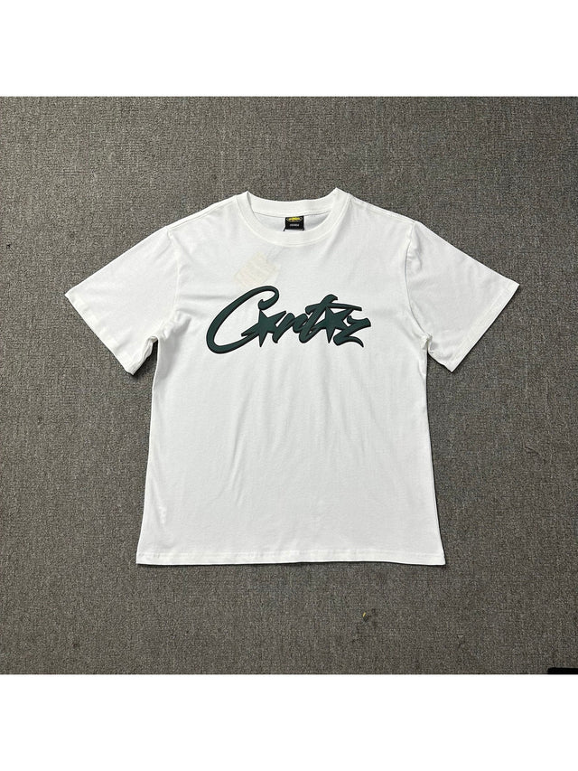 Remera blanca con logo manuscrito verde oscuro | Corteiz
