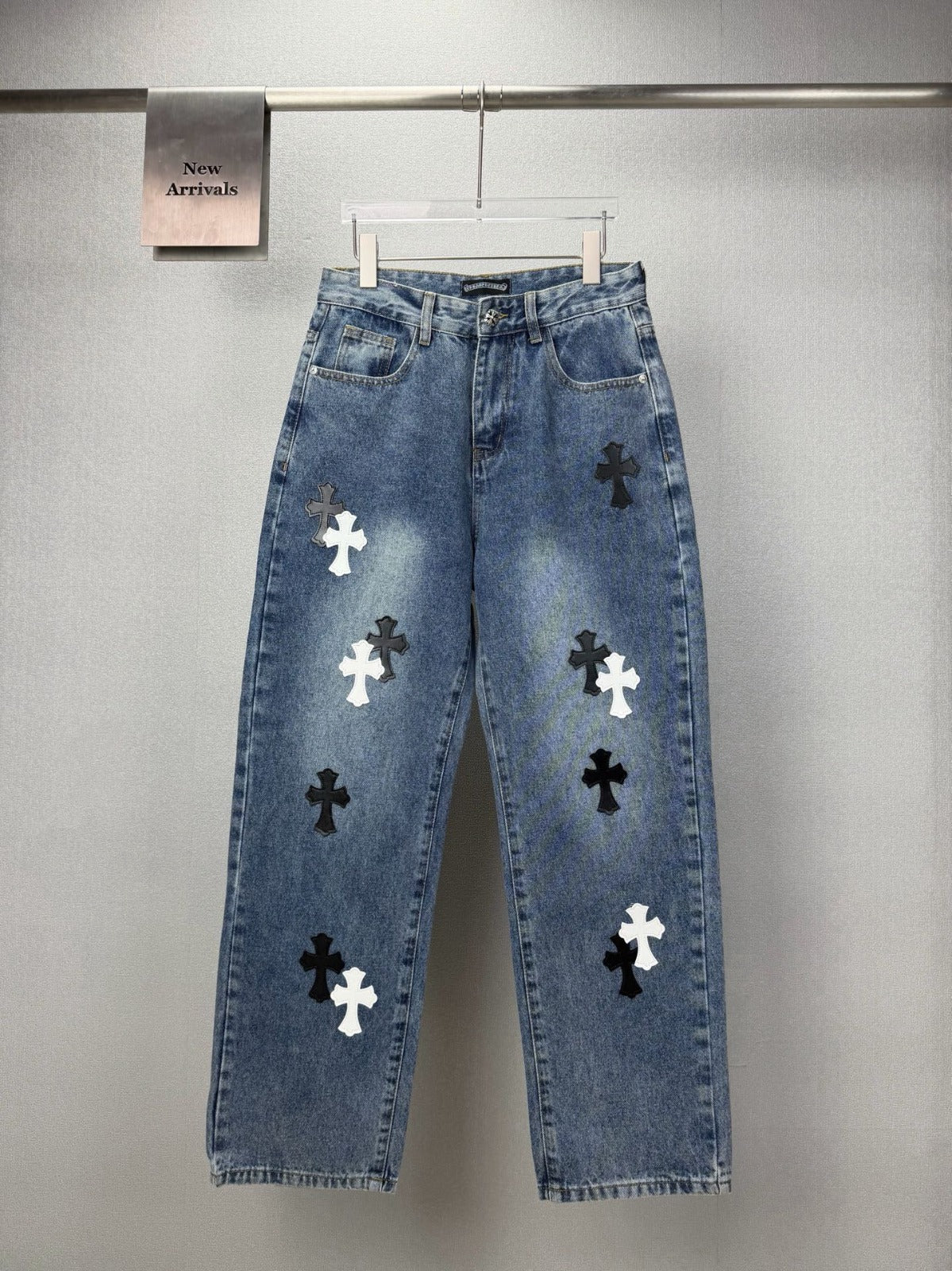 Jean azul con cruces blancas y negras — Chrome Hearts