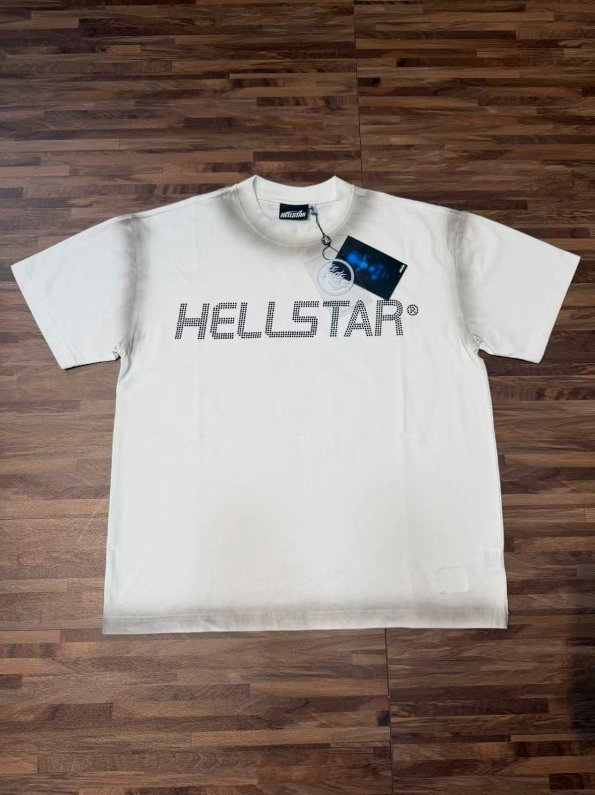 Remera Hellstar blanca con logo gris — Hellstar